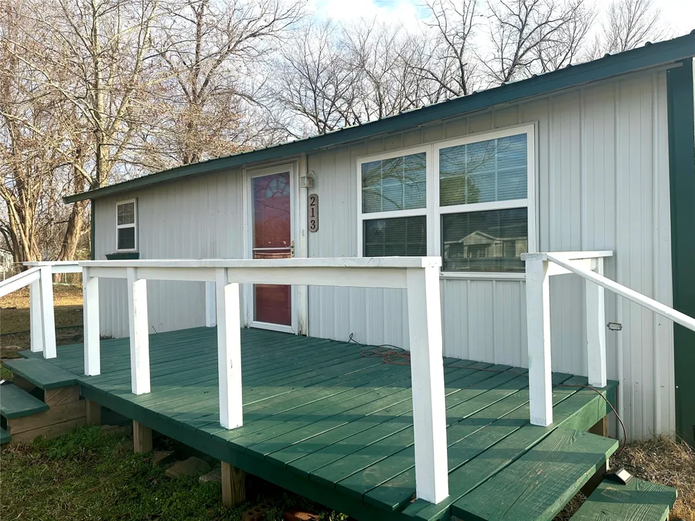 213 E 5th Stonewall, OK 74871