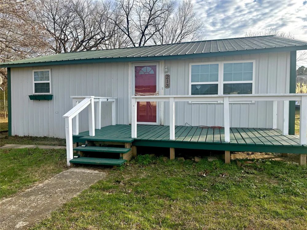 213 E 5th Stonewall, OK 74871