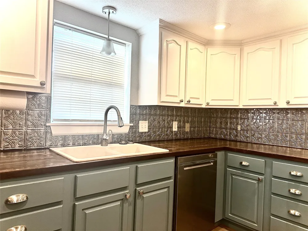 213 E 5th Stonewall, OK 74871