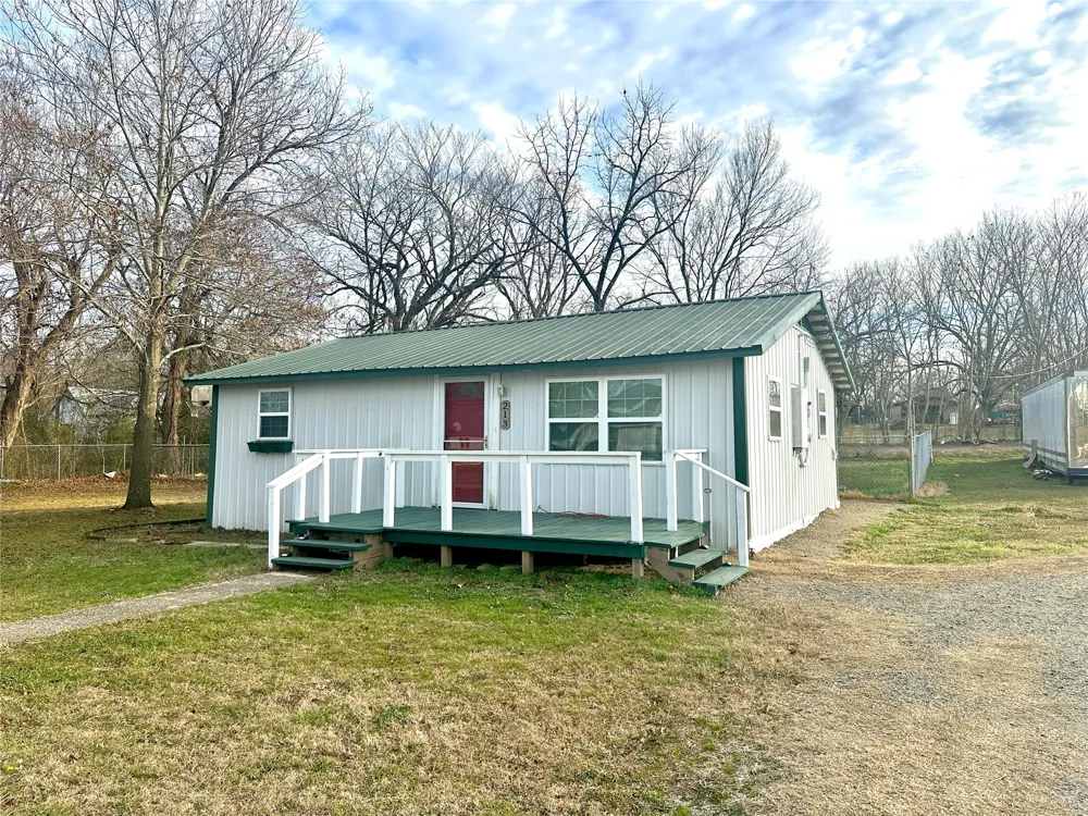 213 E 5th Stonewall, OK 74871