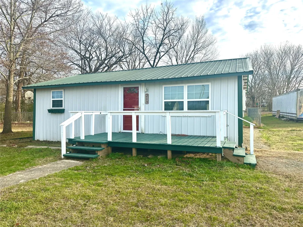 213 E 5th Stonewall, OK 74871