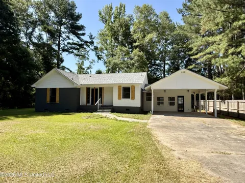 912 River Road Est