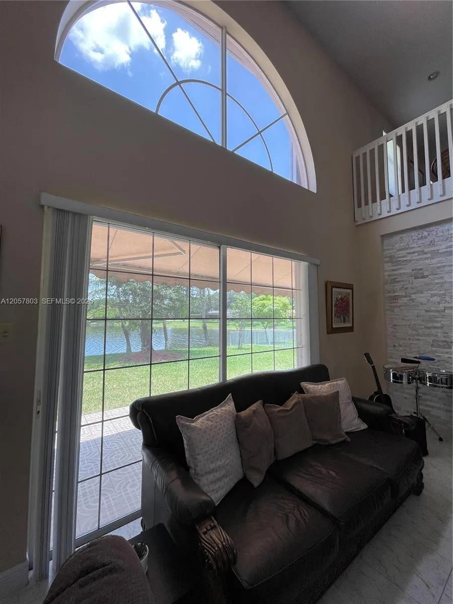 340 SW 167th Ave Pembroke Pines, FL 33027