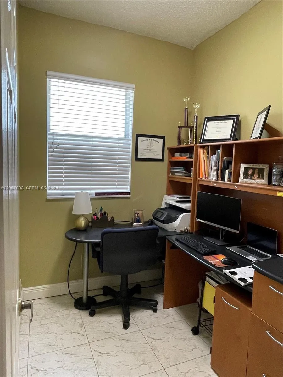 340 SW 167th Ave Pembroke Pines, FL 33027
