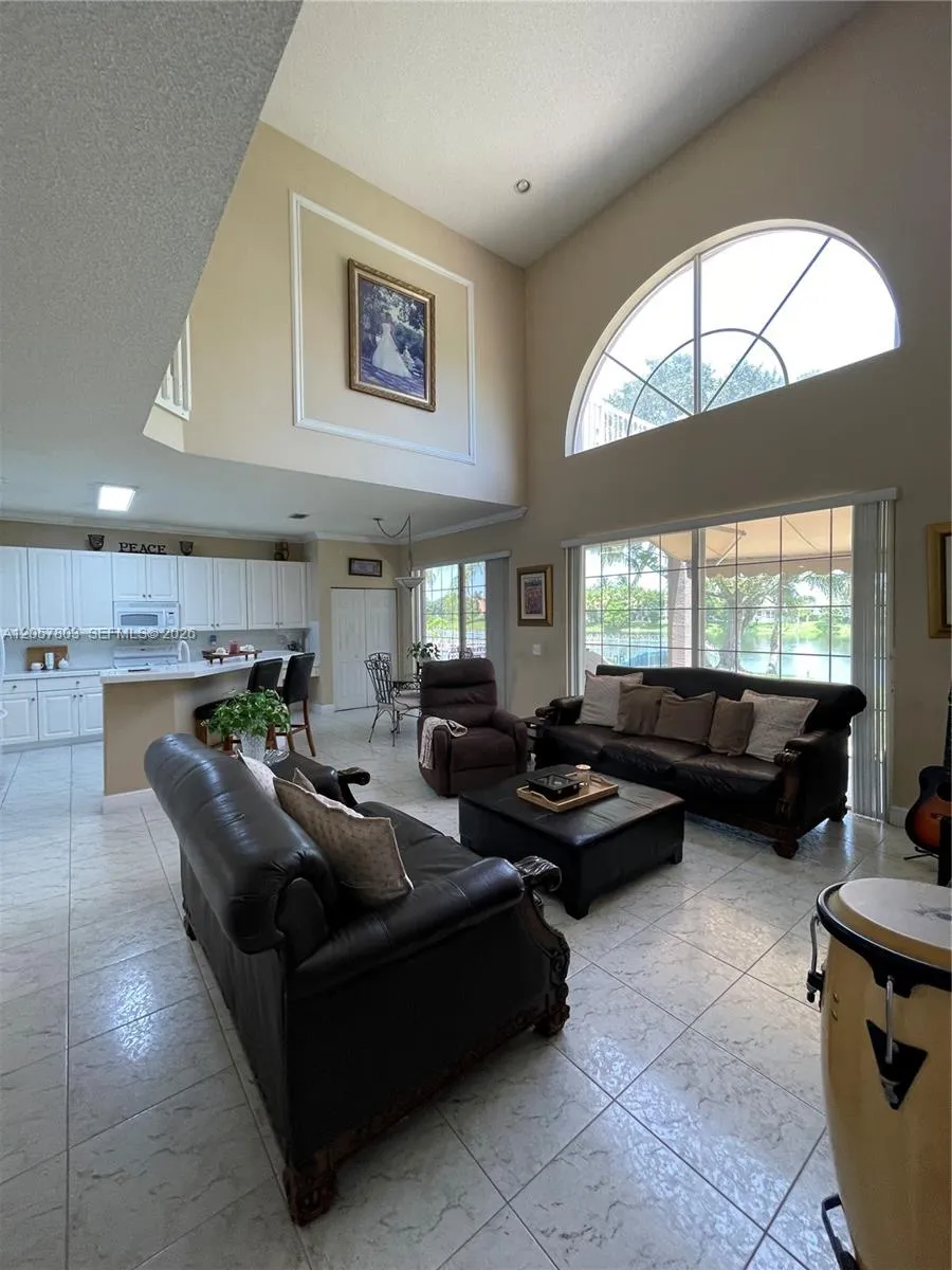 340 SW 167th Ave Pembroke Pines, FL 33027