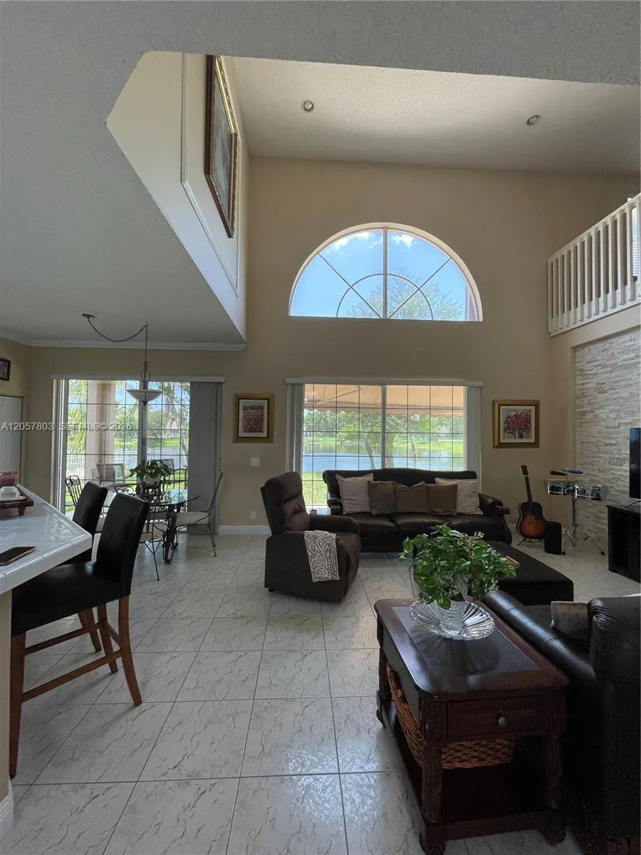 340 SW 167th Ave Pembroke Pines, FL 33027