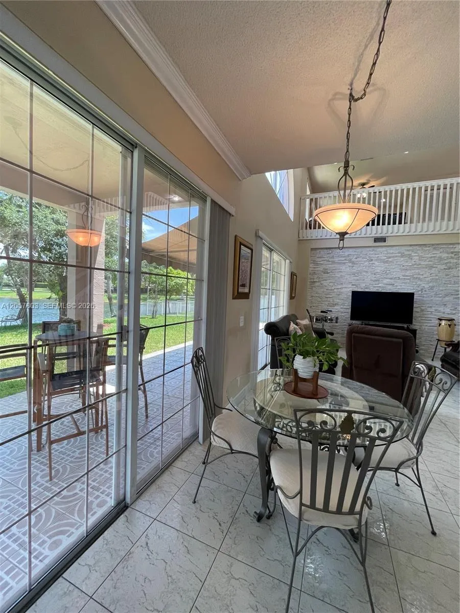 340 SW 167th Ave Pembroke Pines, FL 33027