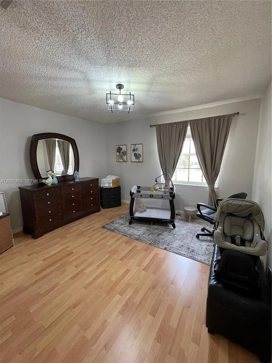 340 SW 167th Ave Pembroke Pines, FL 33027