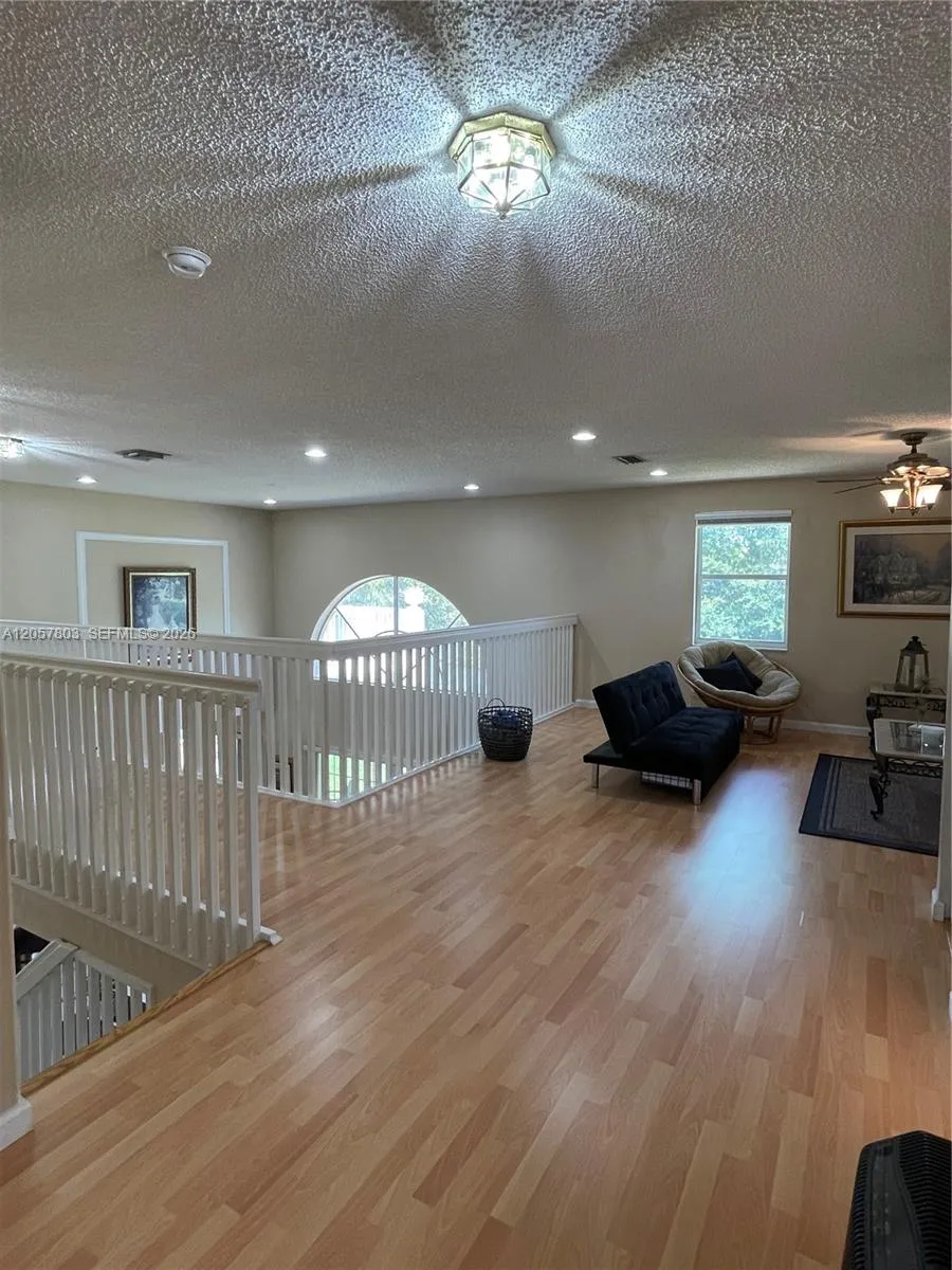 340 SW 167th Ave Pembroke Pines, FL 33027