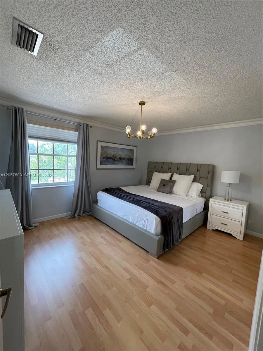 340 SW 167th Ave Pembroke Pines, FL 33027
