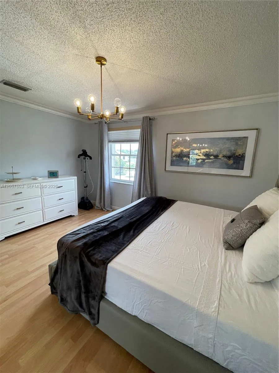 340 SW 167th Ave Pembroke Pines, FL 33027
