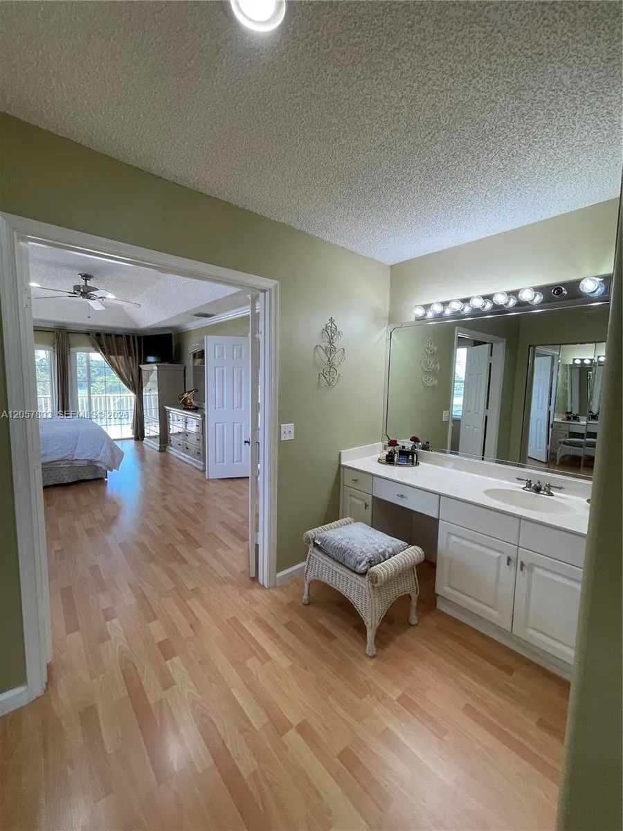 340 SW 167th Ave Pembroke Pines, FL 33027