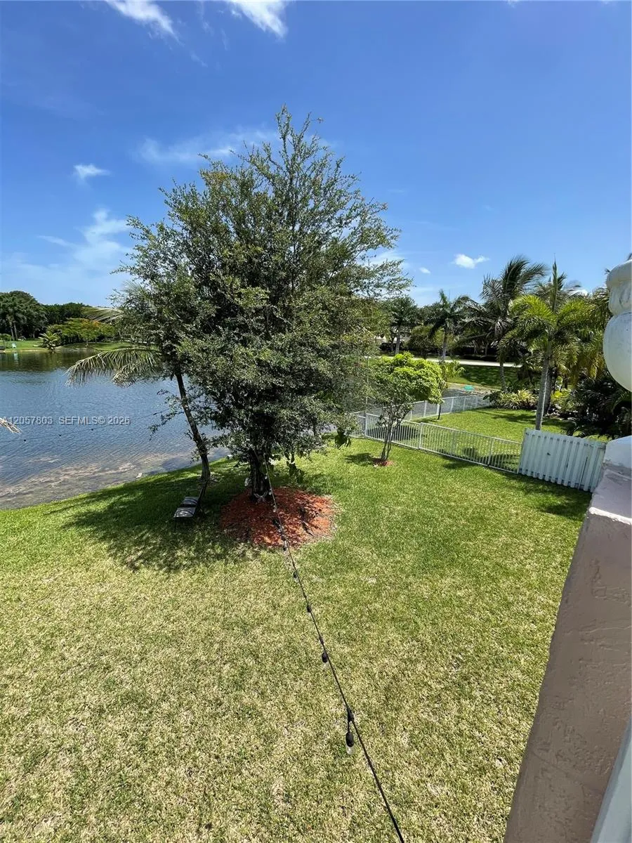 340 SW 167th Ave Pembroke Pines, FL 33027