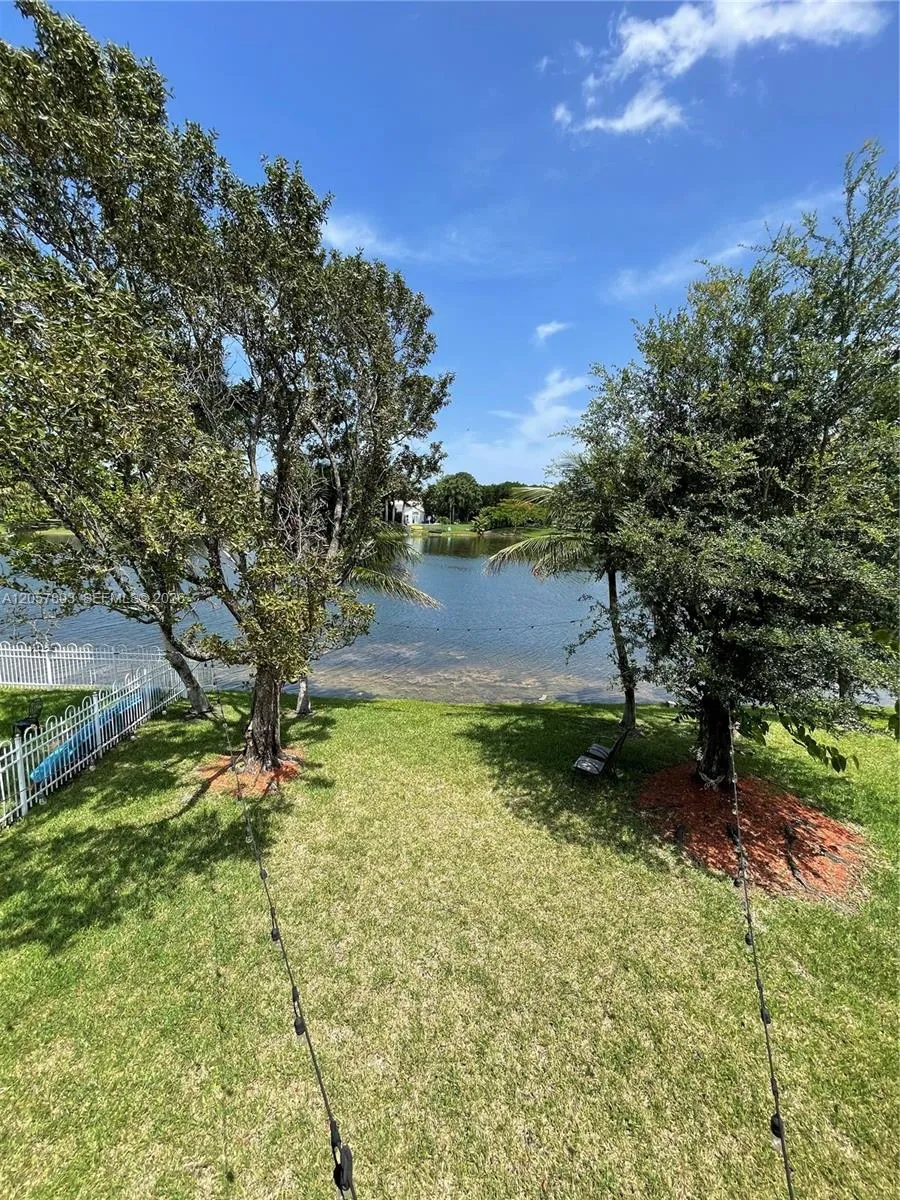 340 SW 167th Ave Pembroke Pines, FL 33027