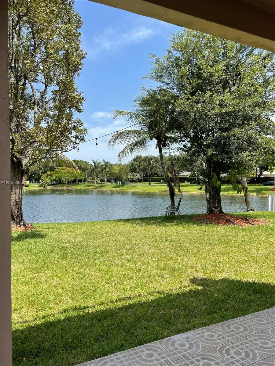 340 SW 167th Ave Pembroke Pines, FL 33027