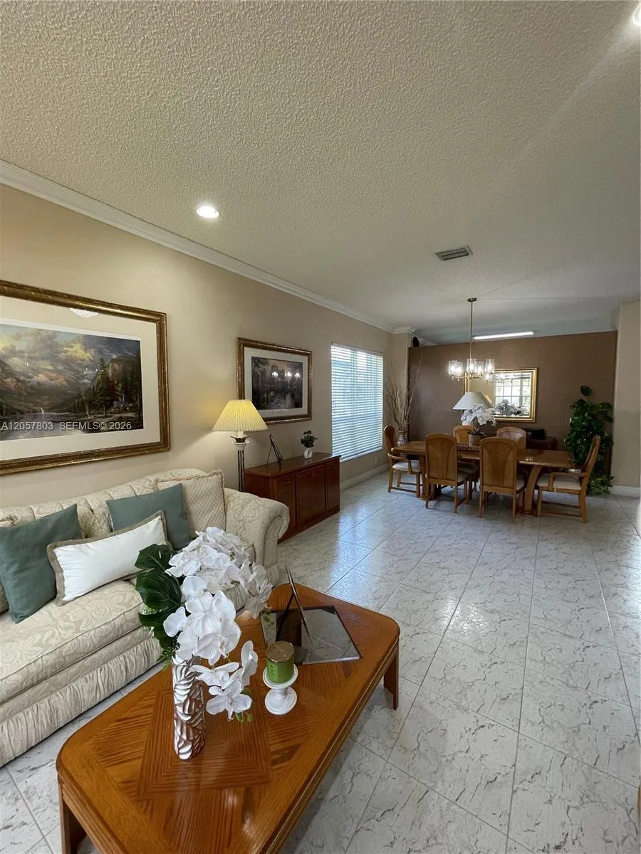 340 SW 167th Ave Pembroke Pines, FL 33027