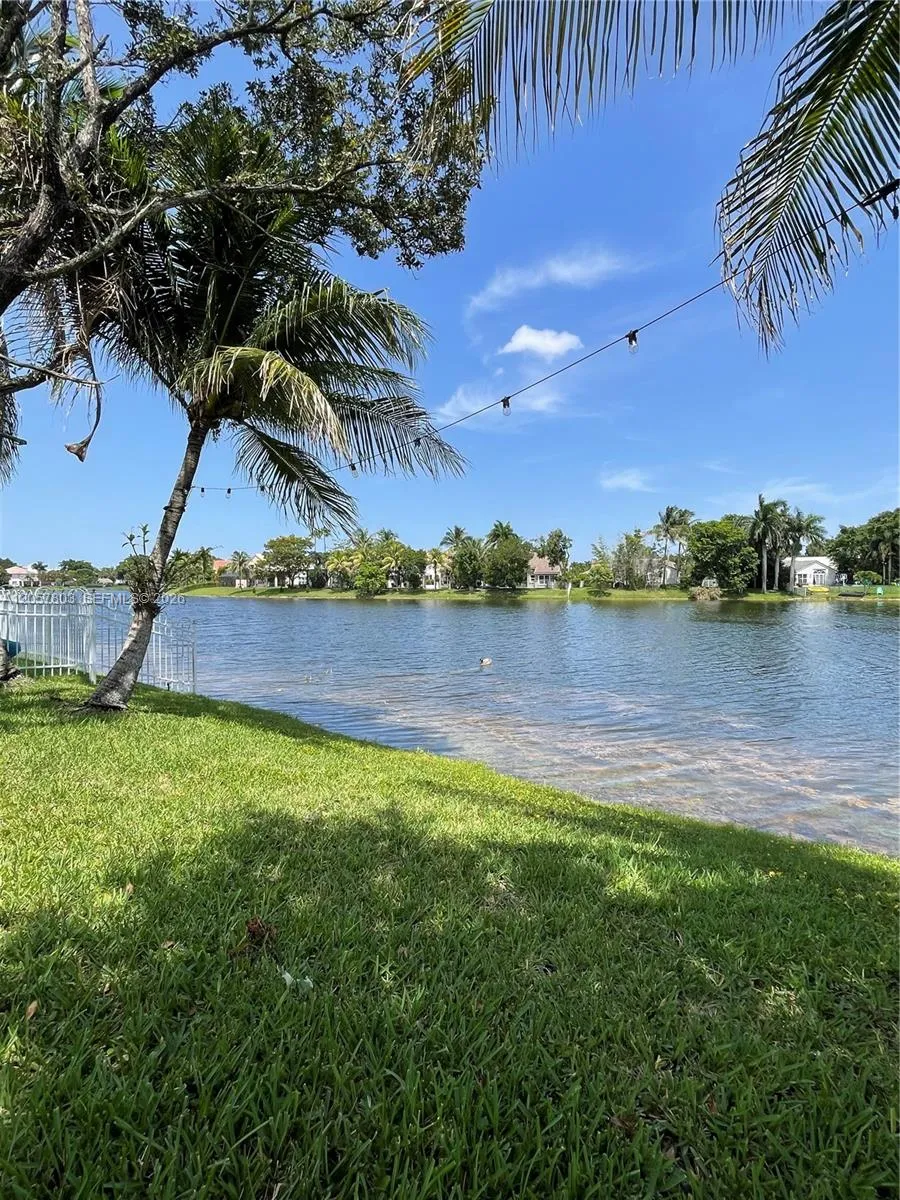 340 SW 167th Ave Pembroke Pines, FL 33027