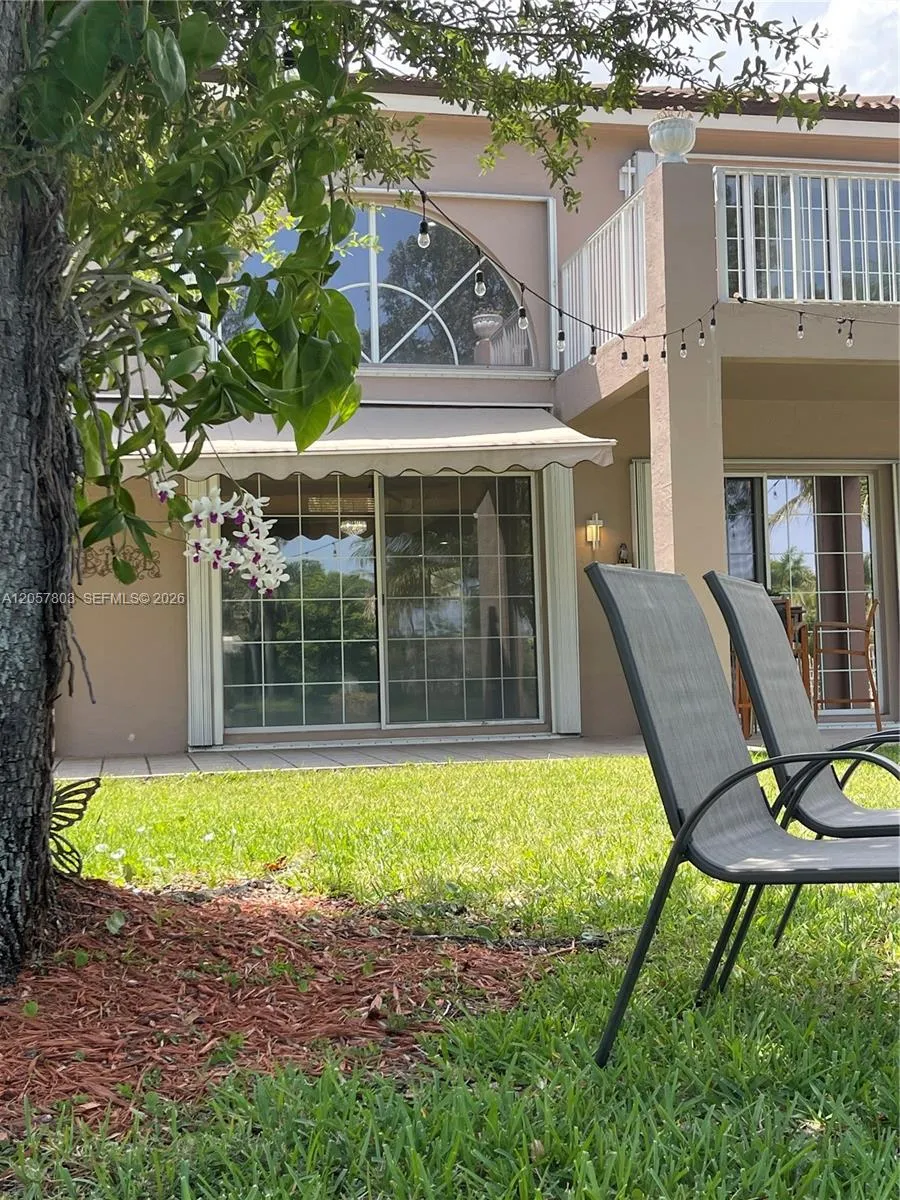 340 SW 167th Ave Pembroke Pines, FL 33027