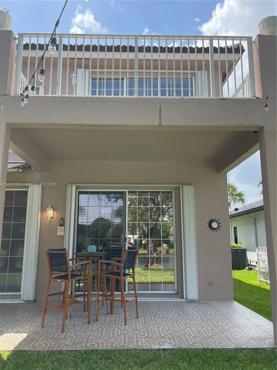 340 SW 167th Ave Pembroke Pines, FL 33027