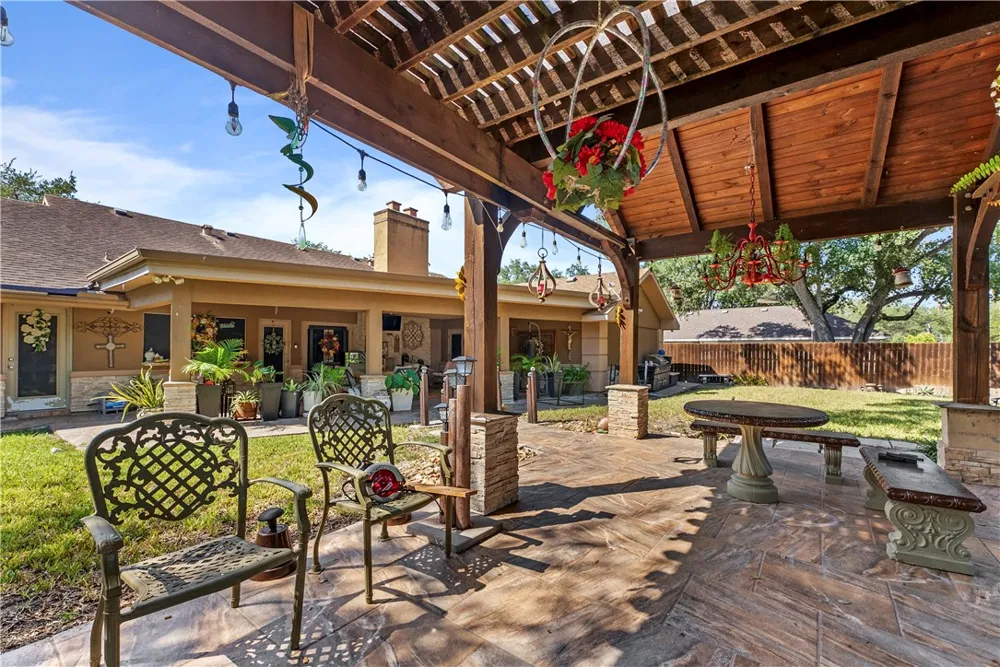 307 Kissling Avenue Robstown, TX 78380