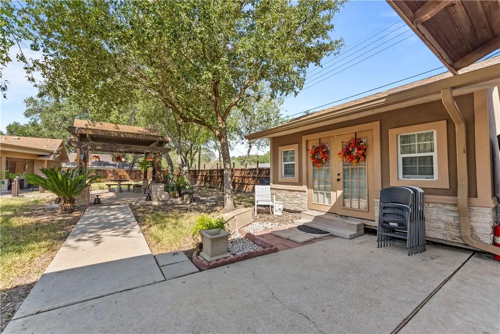 307 Kissling Avenue Robstown, TX 78380