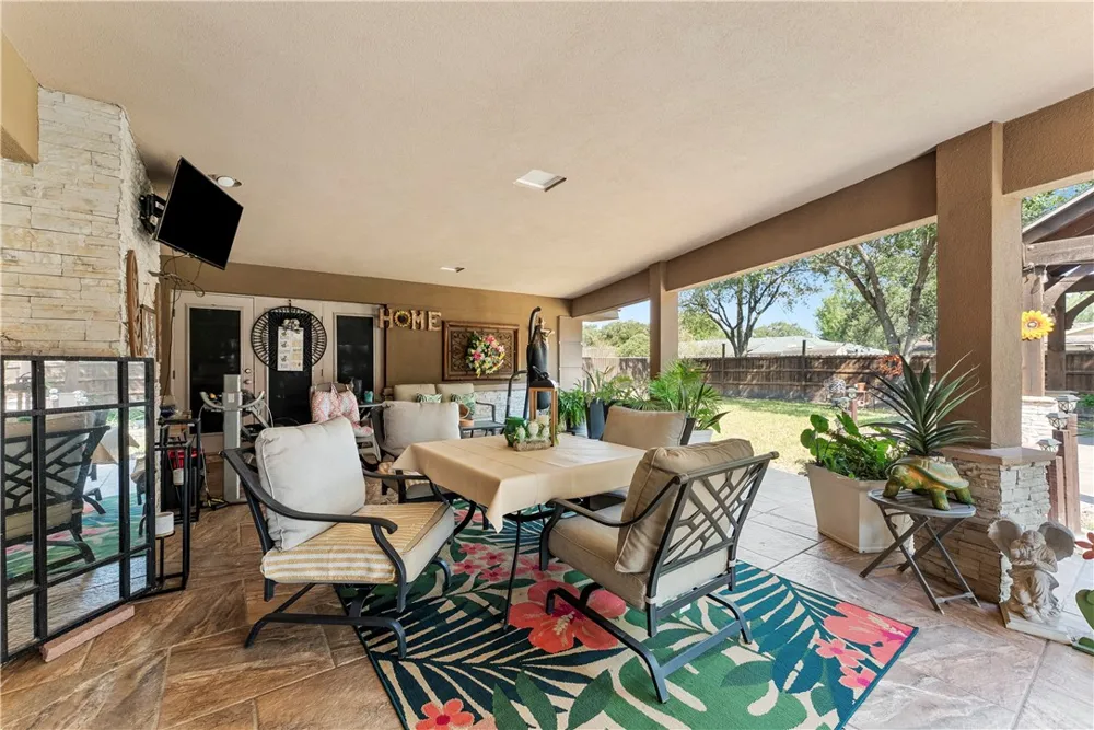 307 Kissling Avenue Robstown, TX 78380