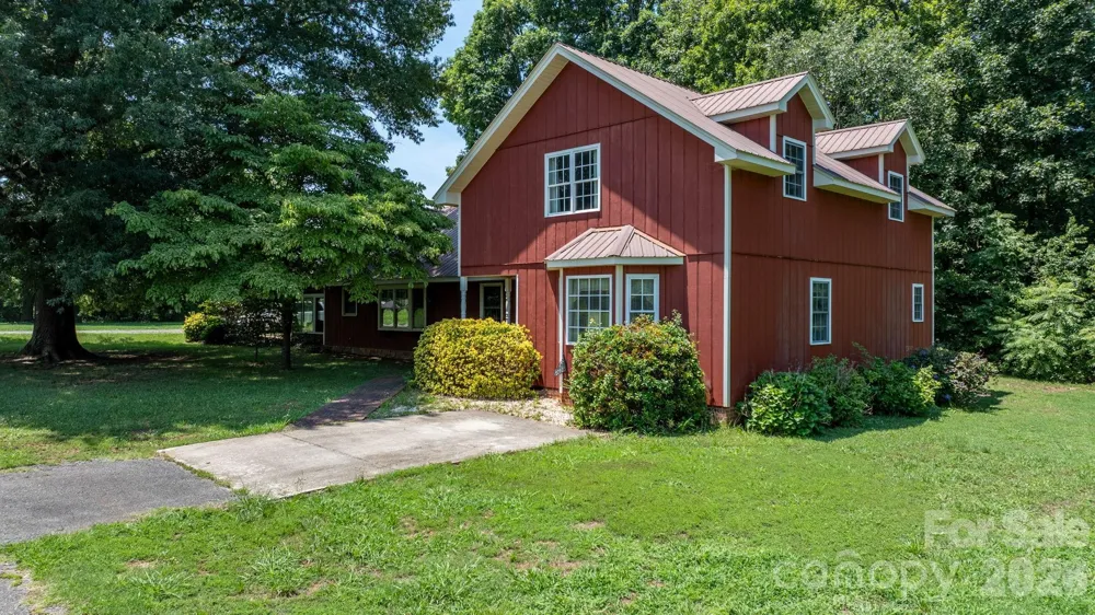 2097 Hermit Trail Newton, NC 28658