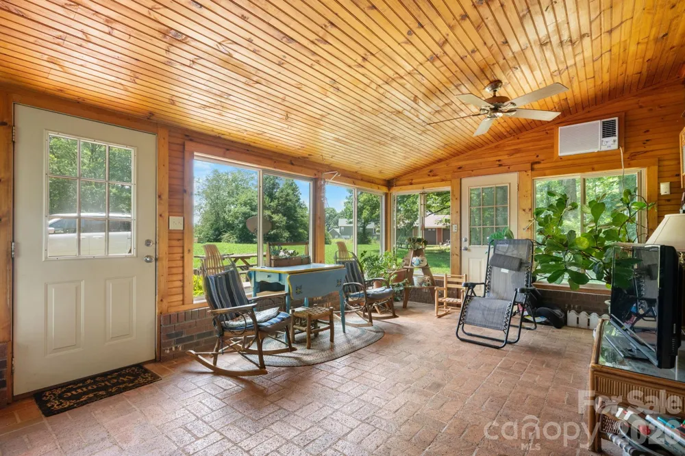 2097 Hermit Trail Newton, NC 28658