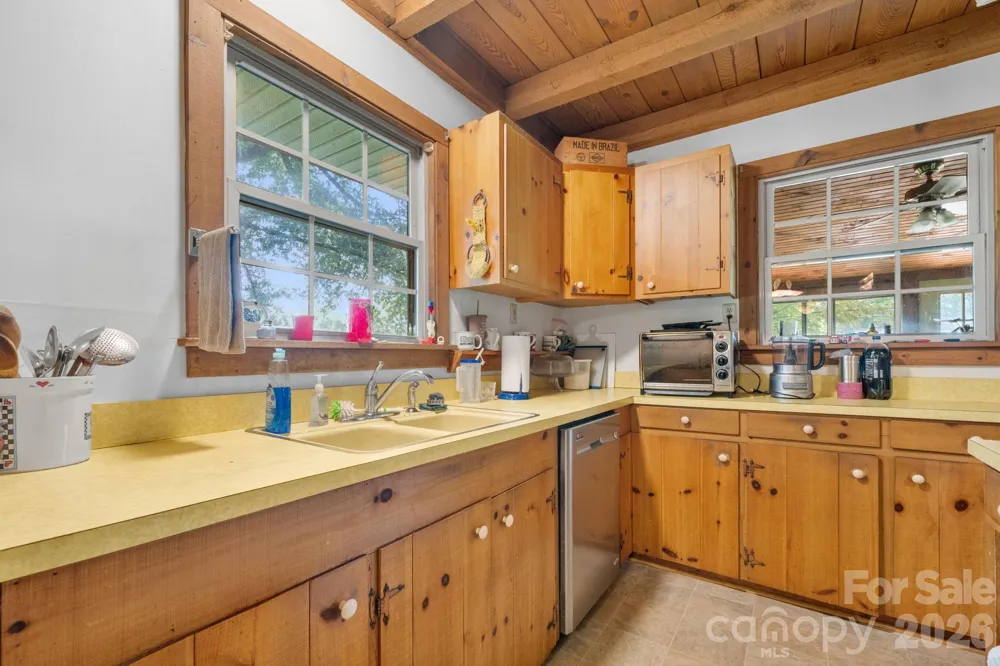 2097 Hermit Trail Newton, NC 28658