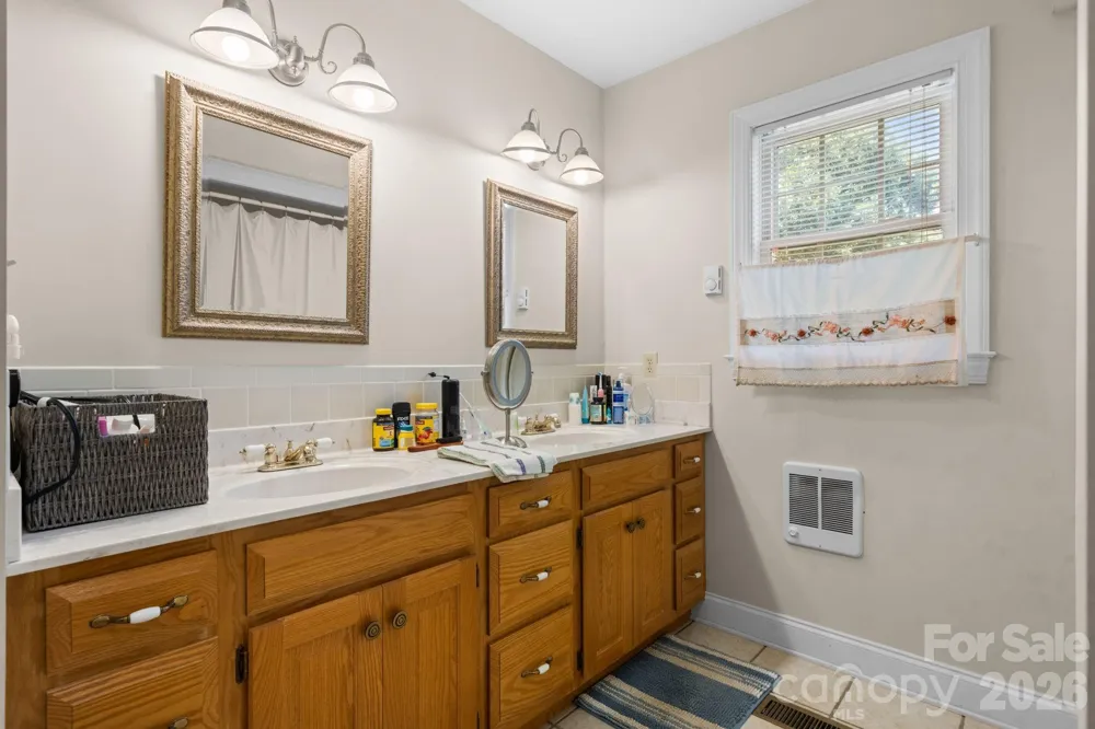 2097 Hermit Trail Newton, NC 28658