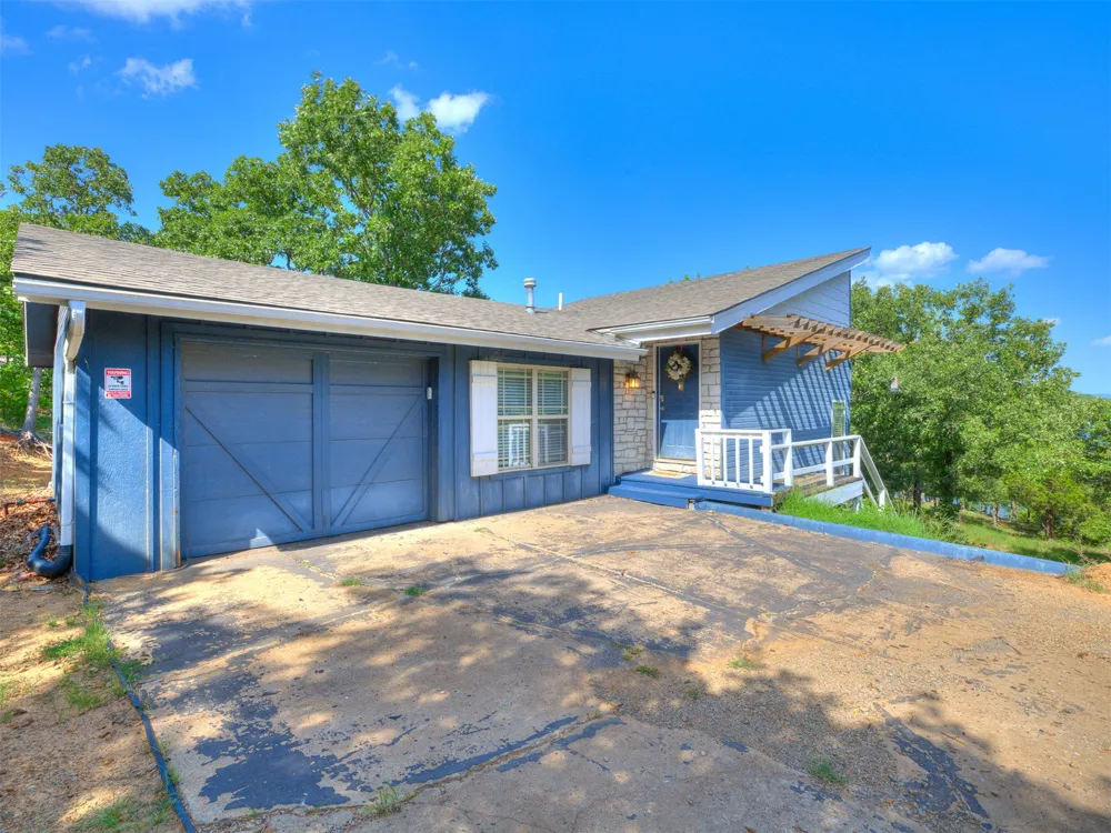 387 Holiday Hills Road Eufaula, OK 74432