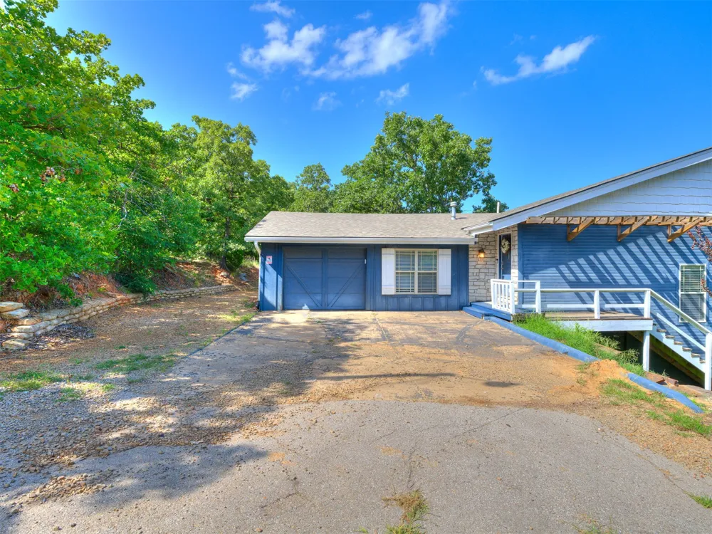 387 Holiday Hills Road Eufaula, OK 74432