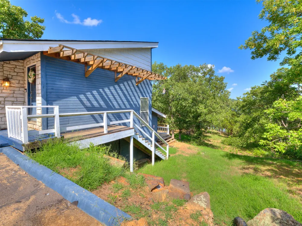 387 Holiday Hills Road Eufaula, OK 74432