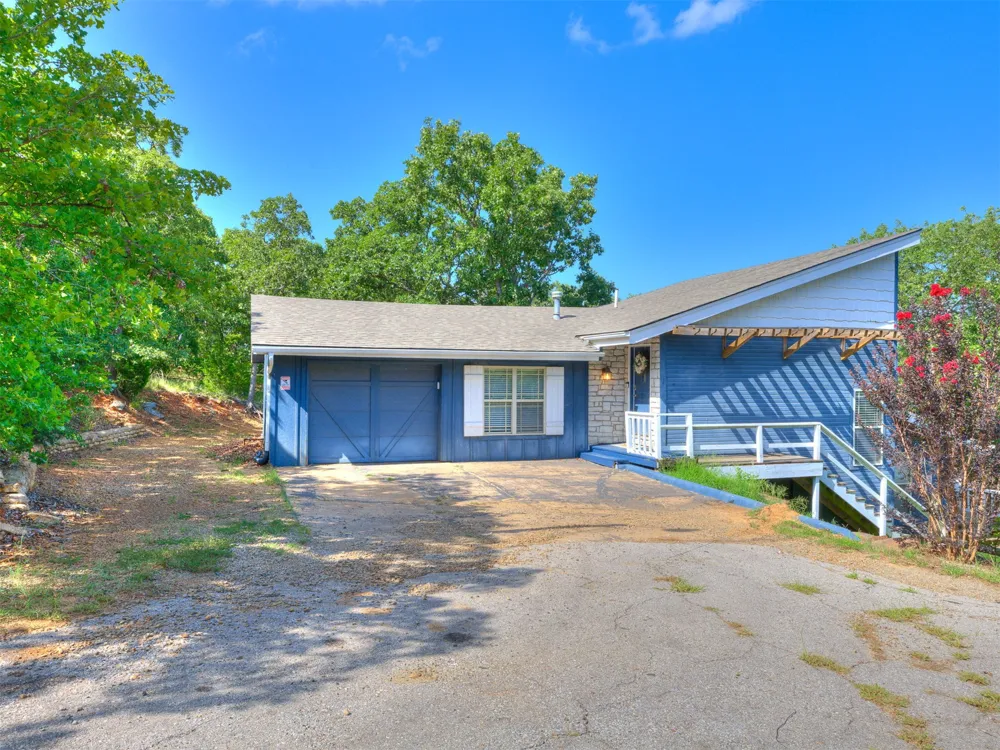 387 Holiday Hills Road Eufaula, OK 74432