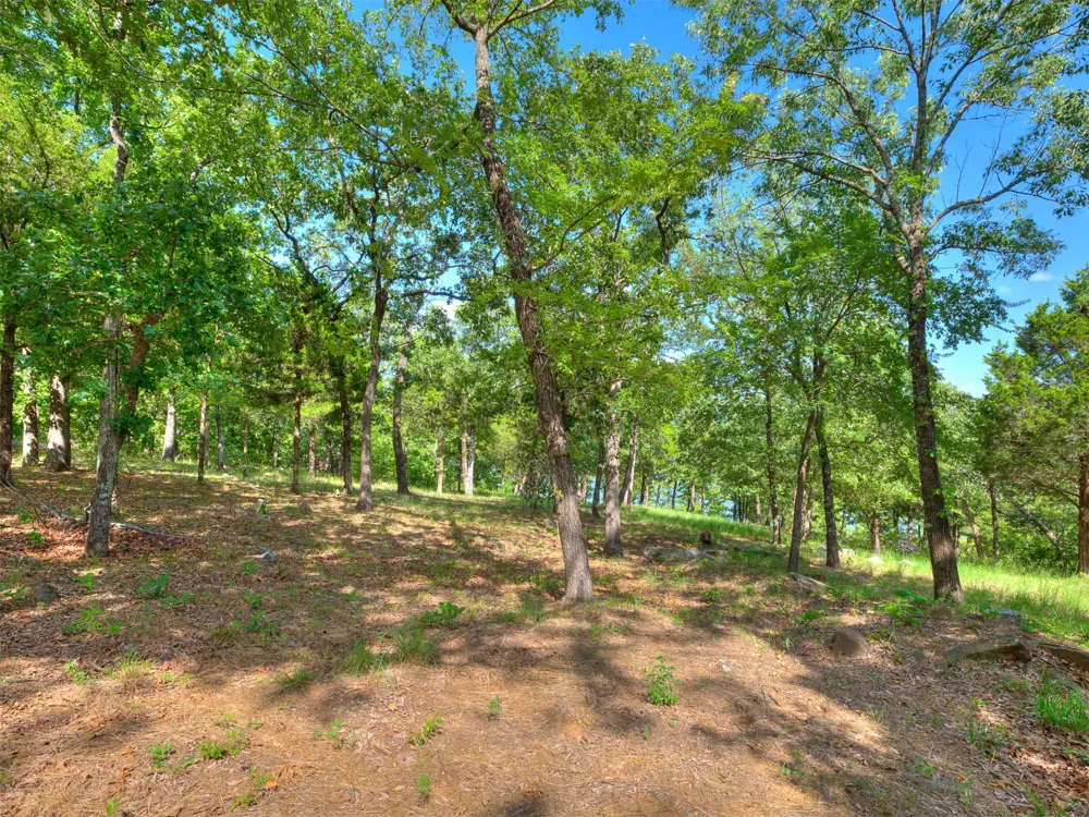 387 Holiday Hills Road Eufaula, OK 74432