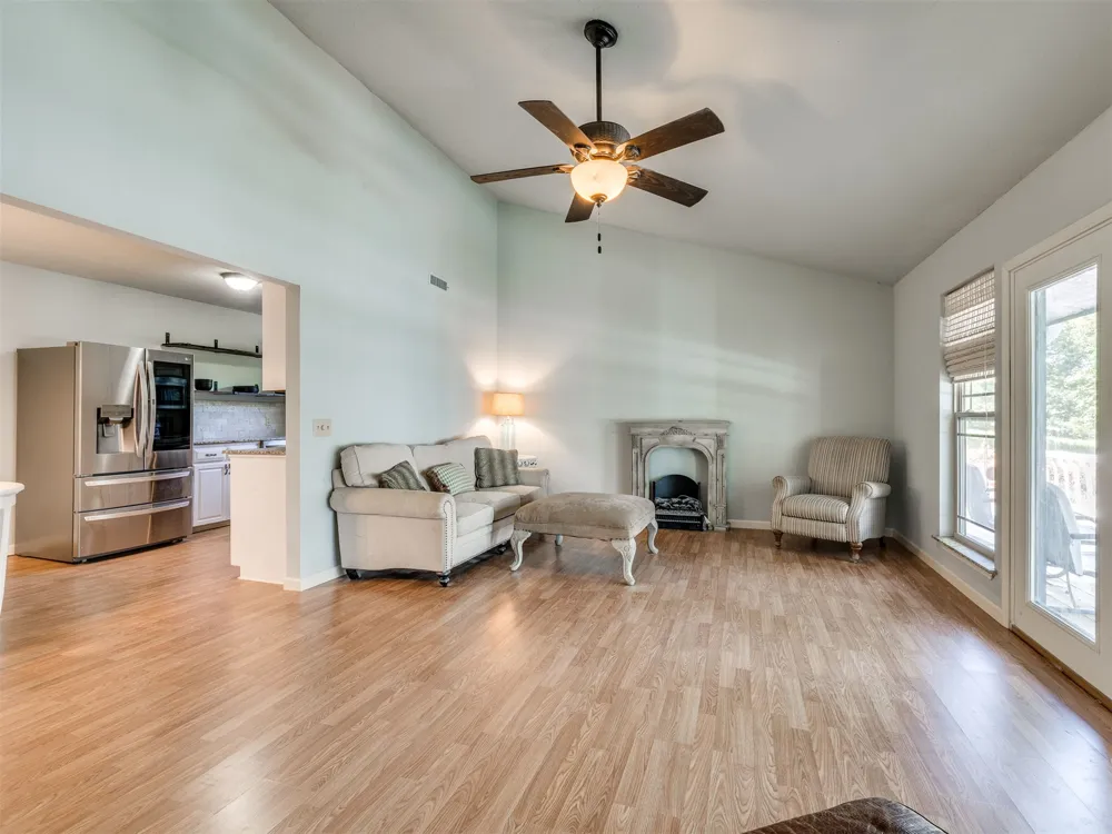 387 Holiday Hills Road Eufaula, OK 74432