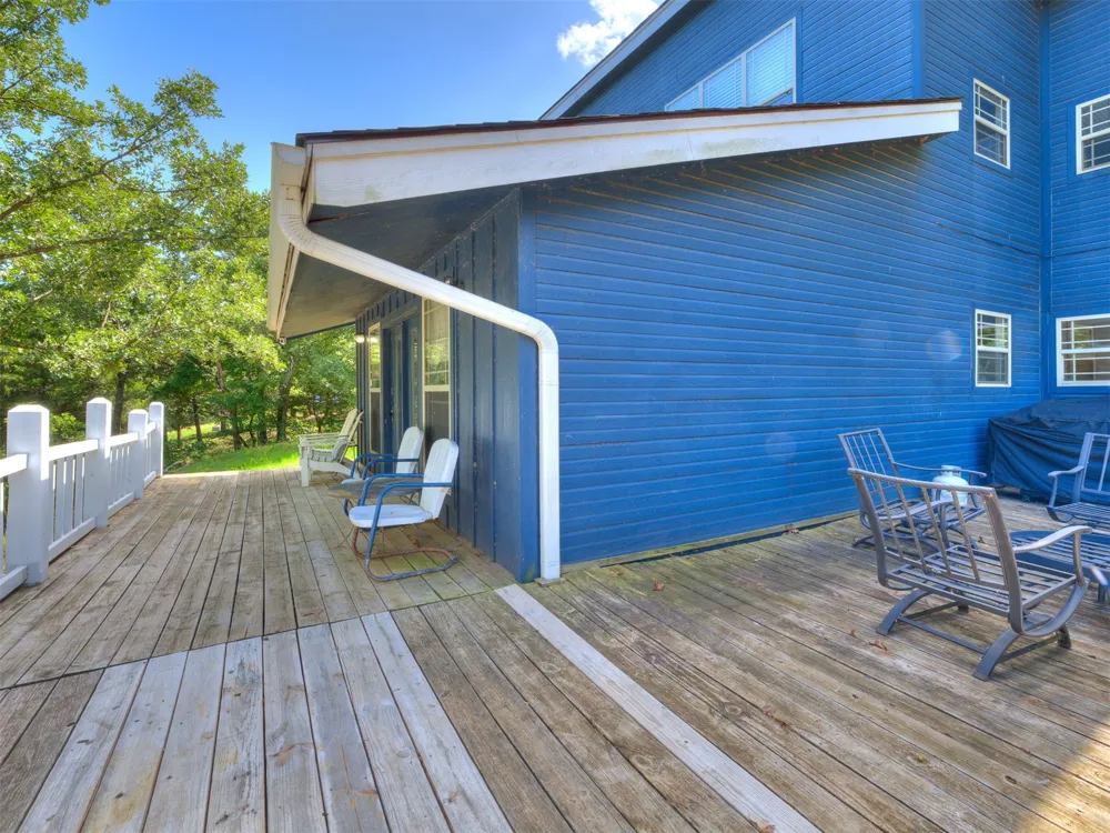 387 Holiday Hills Road Eufaula, OK 74432