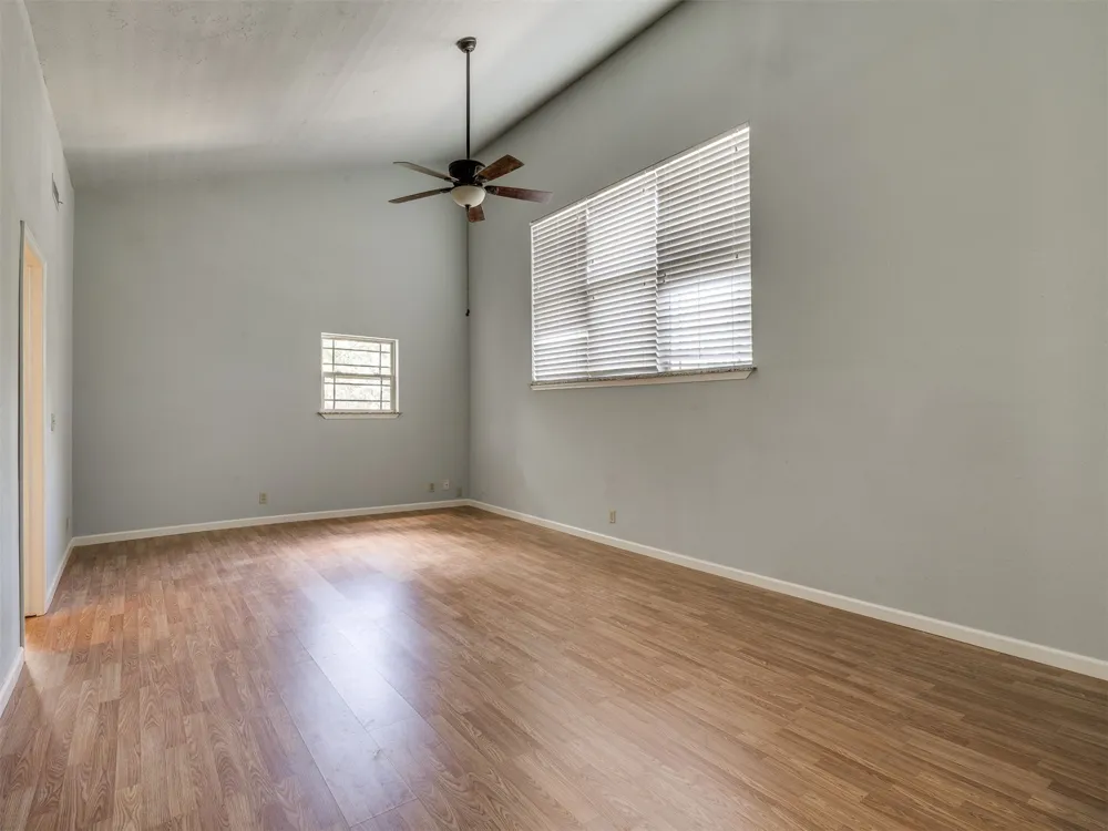 387 Holiday Hills Road Eufaula, OK 74432