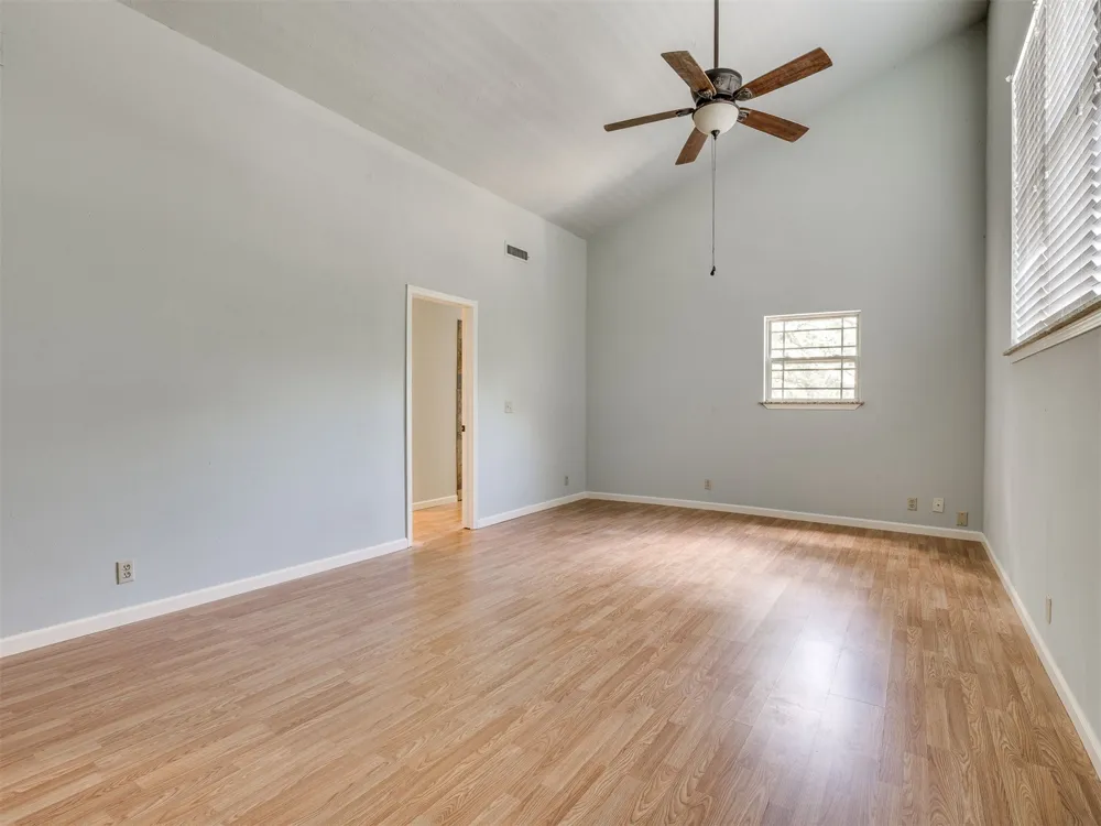 387 Holiday Hills Road Eufaula, OK 74432