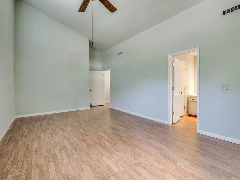 387 Holiday Hills Road Eufaula, OK 74432
