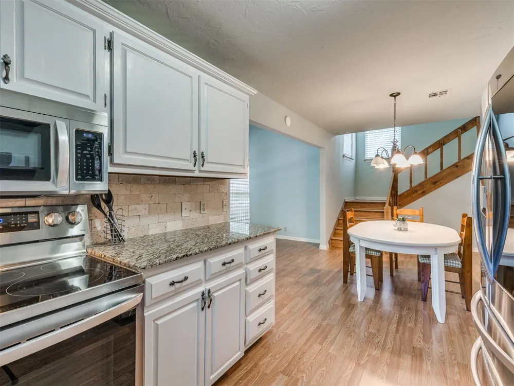 387 Holiday Hills Road Eufaula, OK 74432