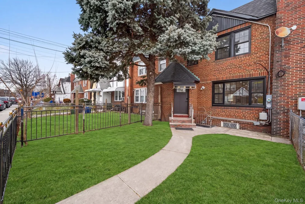 114-25 200th Street Saint Albans, NY 11412