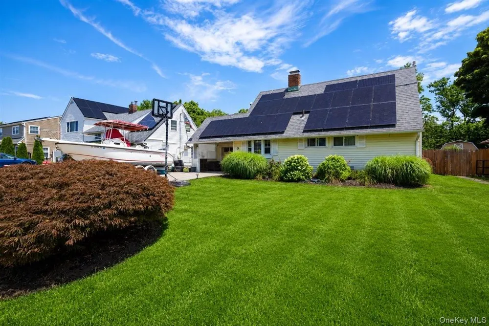 9 Skimmer Lane Levittown, NY 11756