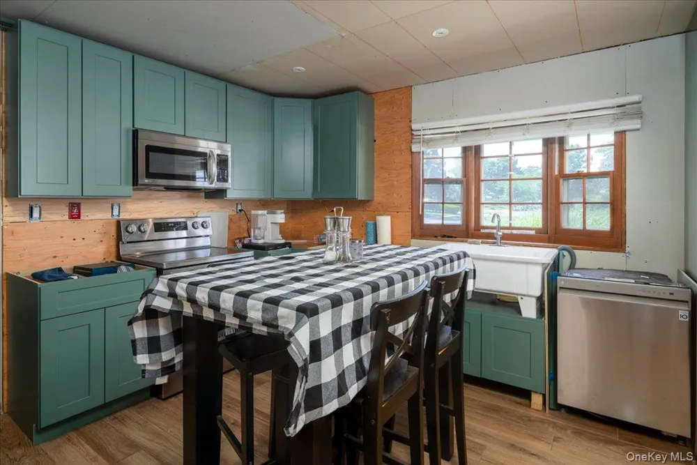 9 Skimmer Lane Levittown, NY 11756