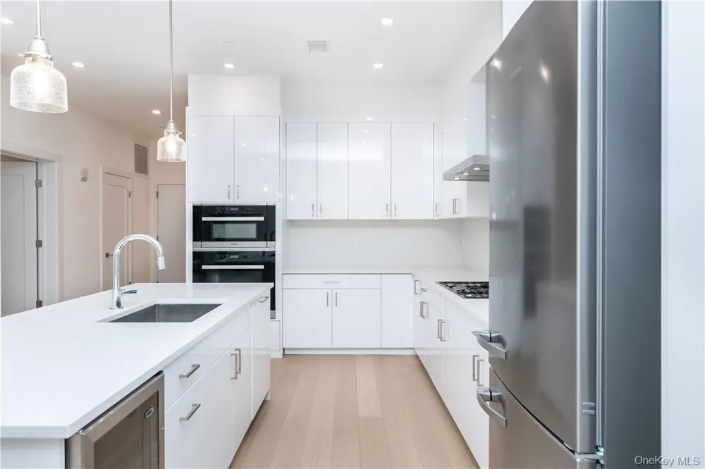 110 Chatsworth Avenue #401 Larchmont, NY 10538