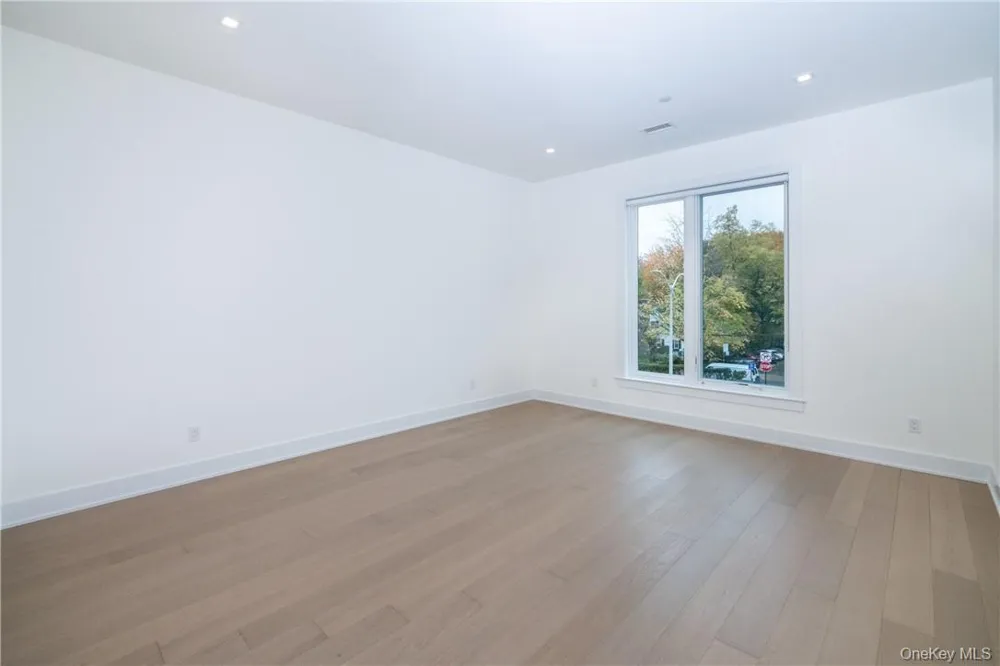 110 Chatsworth Avenue #401 Larchmont, NY 10538