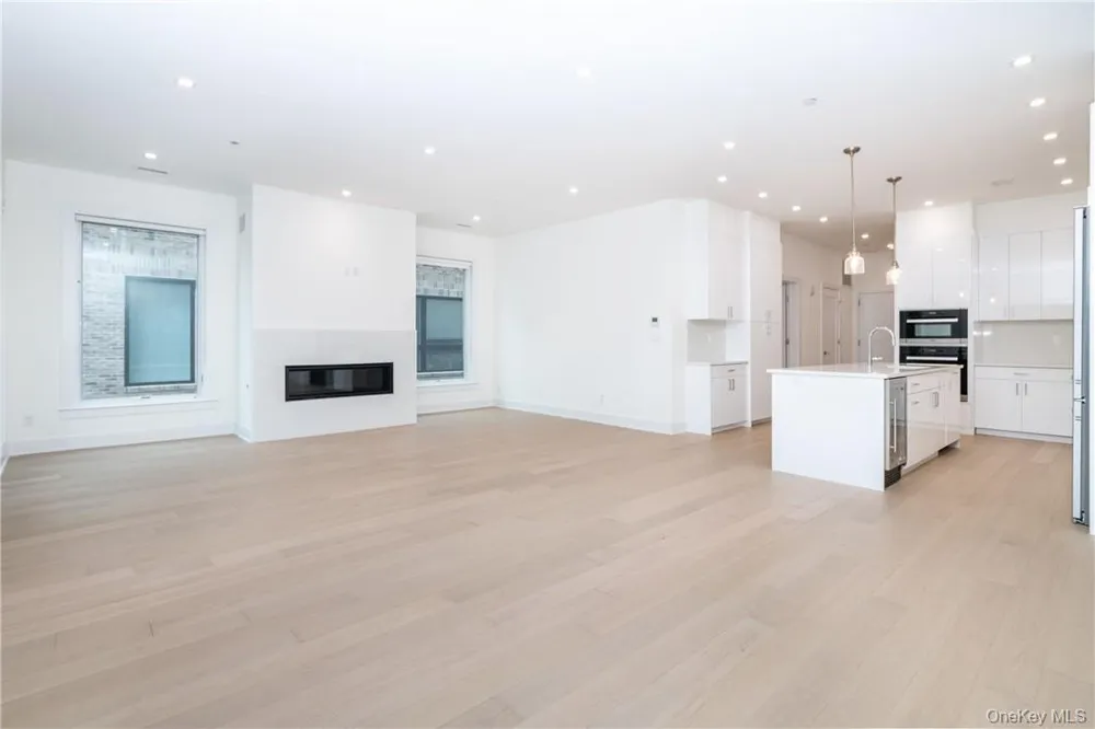 110 Chatsworth Avenue #401 Larchmont, NY 10538