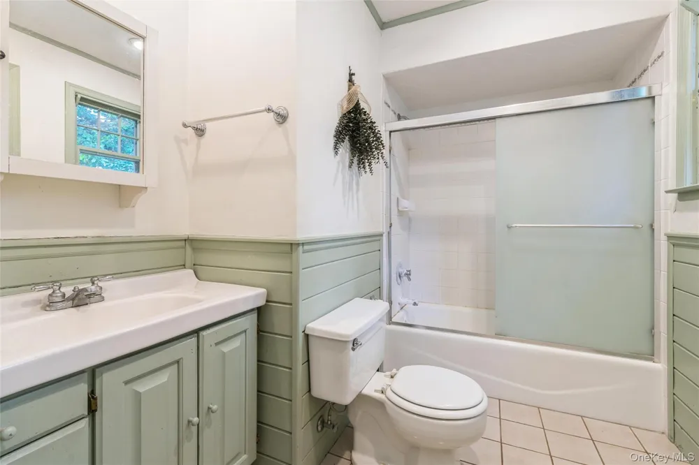 200 Greene Avenue Sayville, NY 11782
