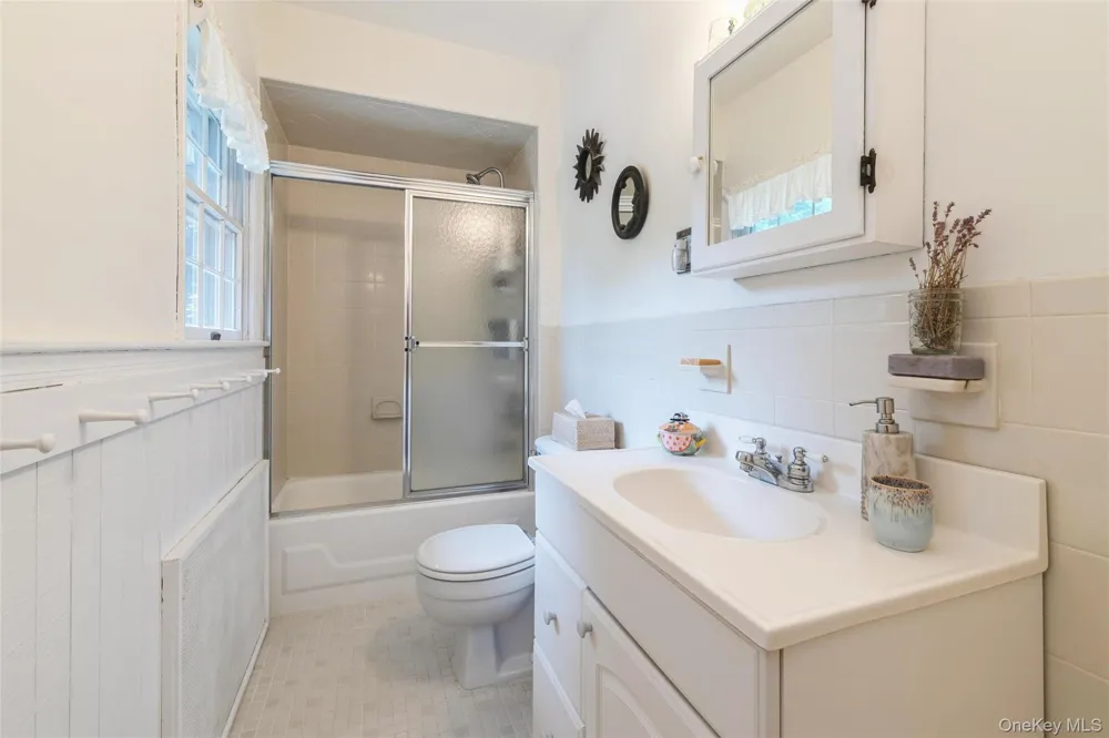 200 Greene Avenue Sayville, NY 11782