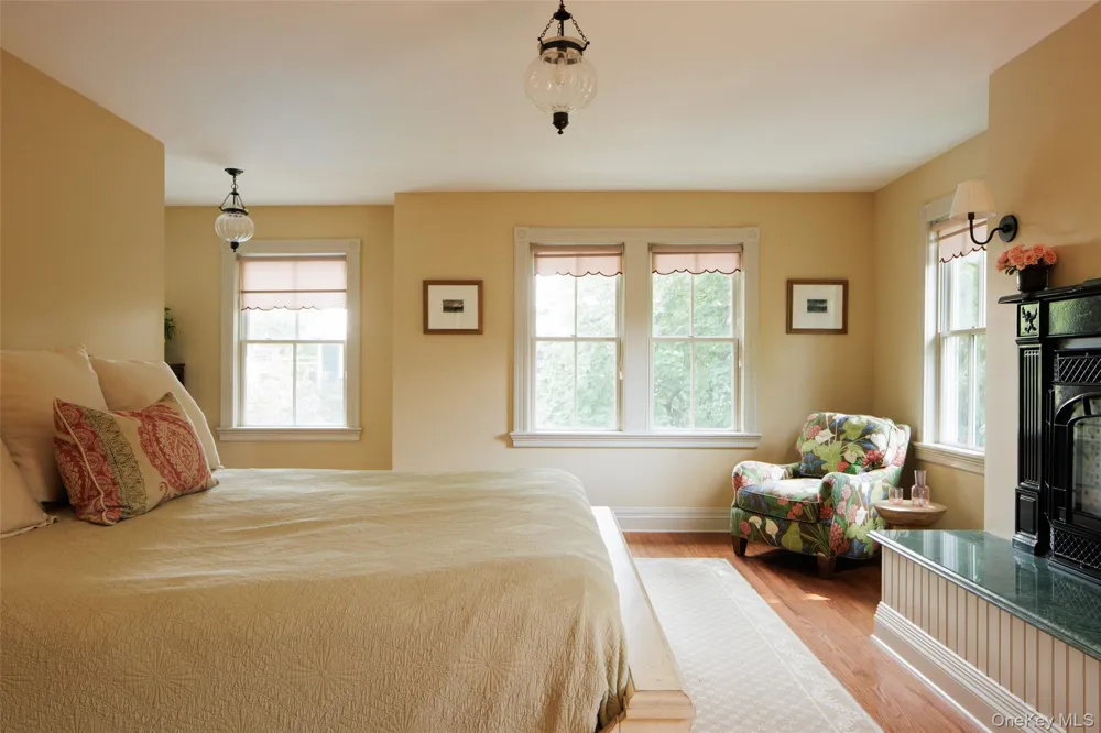 62 Livingston Street Rhinebeck, NY 12572